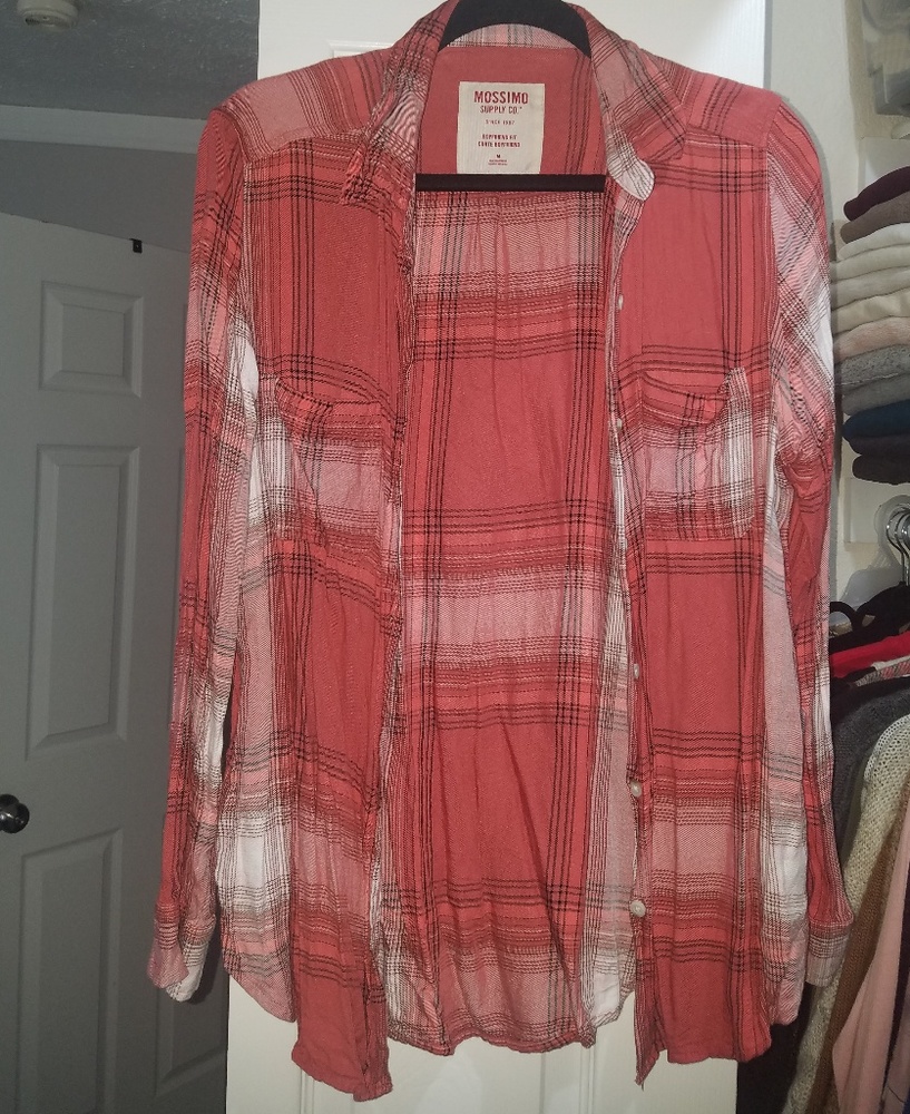 Plaid/Flannel shirt
